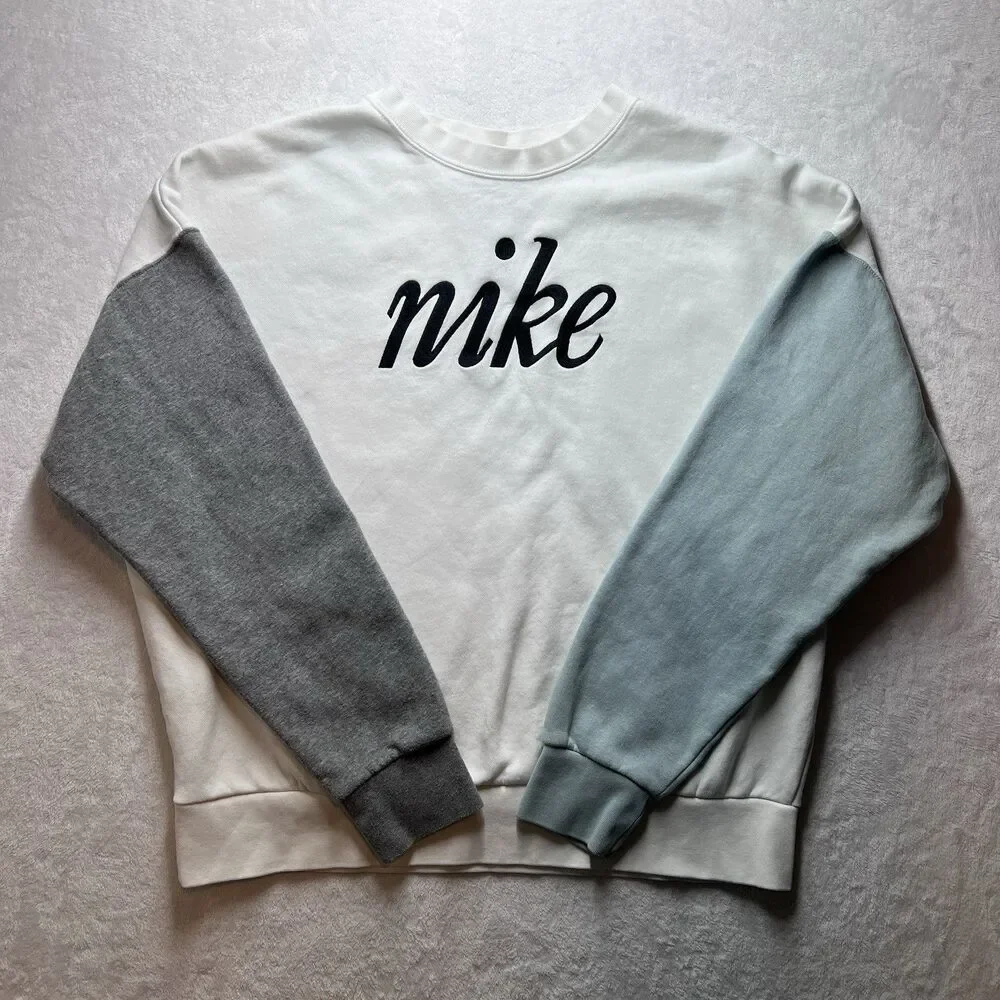 Nike Sweatshirt Women’s Size M Colorblock Embroidered Logo Crewneck